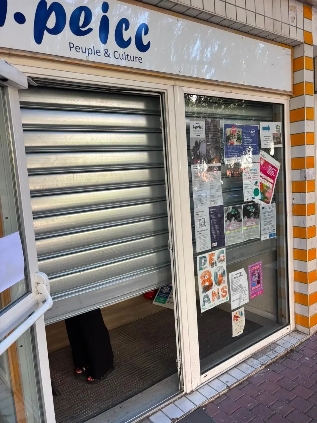 Déblocage de rideau métallique bloqué à Chelles
